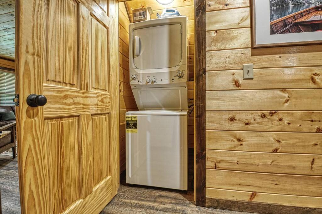 Adventure Retreat/Cabin/Pool+Hot Tub/Game Room+Theater Sevierville Exterior photo