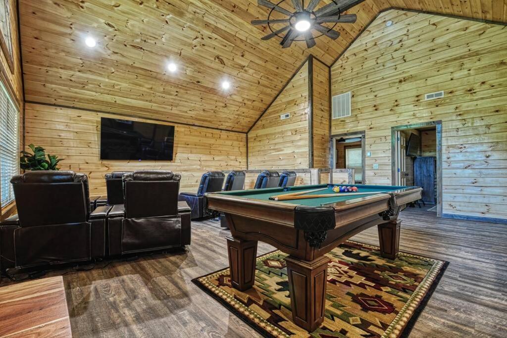 Adventure Retreat/Cabin/Pool+Hot Tub/Game Room+Theater Sevierville Exterior photo
