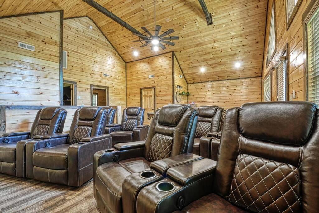 Adventure Retreat/Cabin/Pool+Hot Tub/Game Room+Theater Sevierville Exterior photo