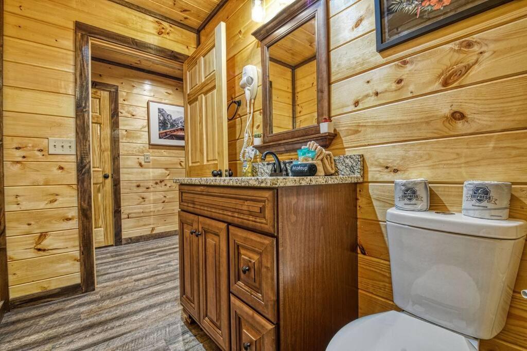 Adventure Retreat/Cabin/Pool+Hot Tub/Game Room+Theater Sevierville Exterior photo