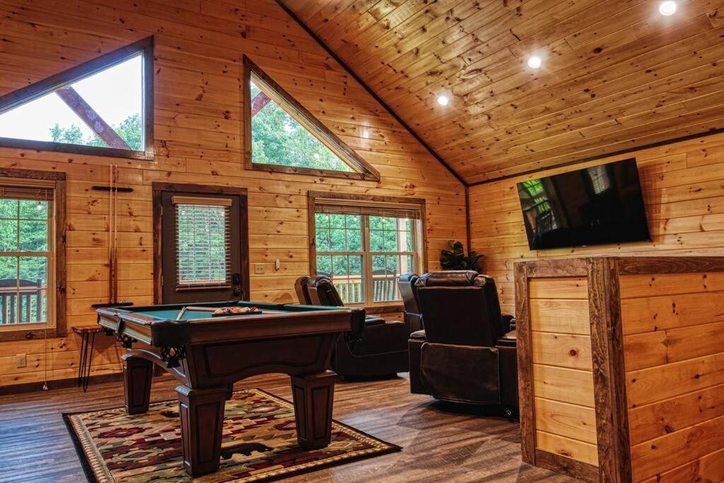 Adventure Retreat/Cabin/Pool+Hot Tub/Game Room+Theater Sevierville Exterior photo
