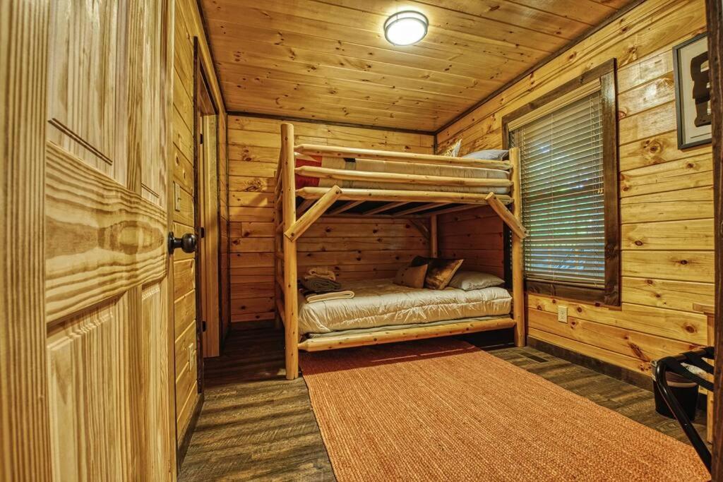 Adventure Retreat/Cabin/Pool+Hot Tub/Game Room+Theater Sevierville Exterior photo