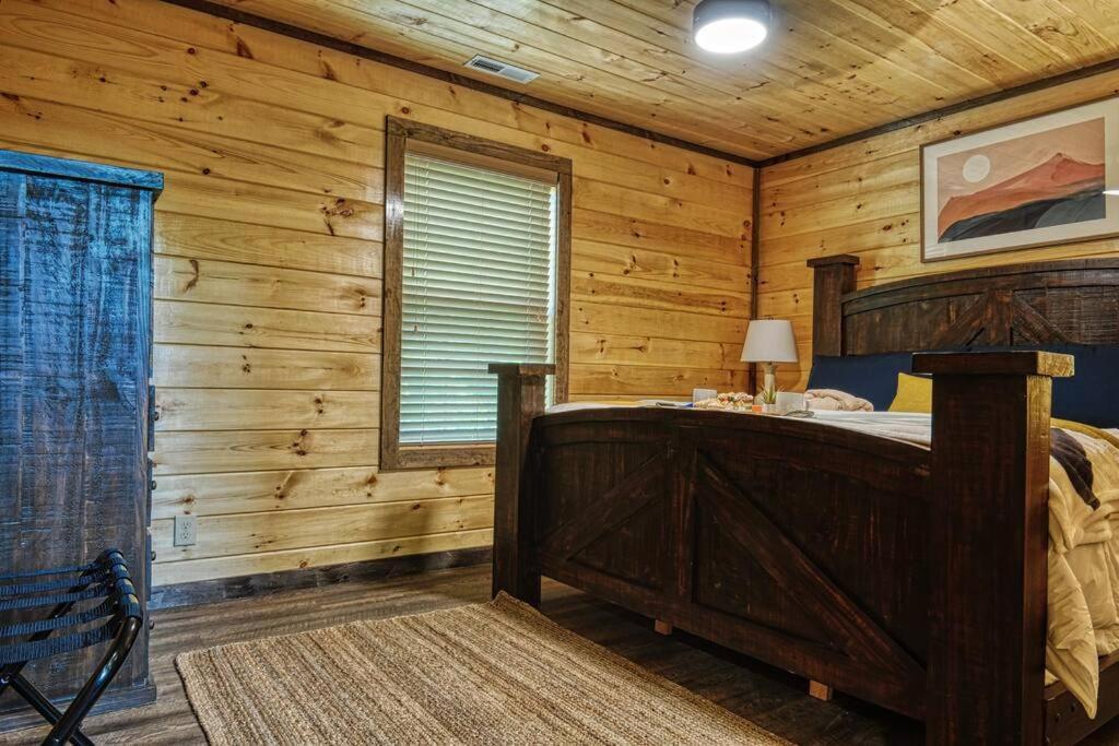 Adventure Retreat/Cabin/Pool+Hot Tub/Game Room+Theater Sevierville Exterior photo