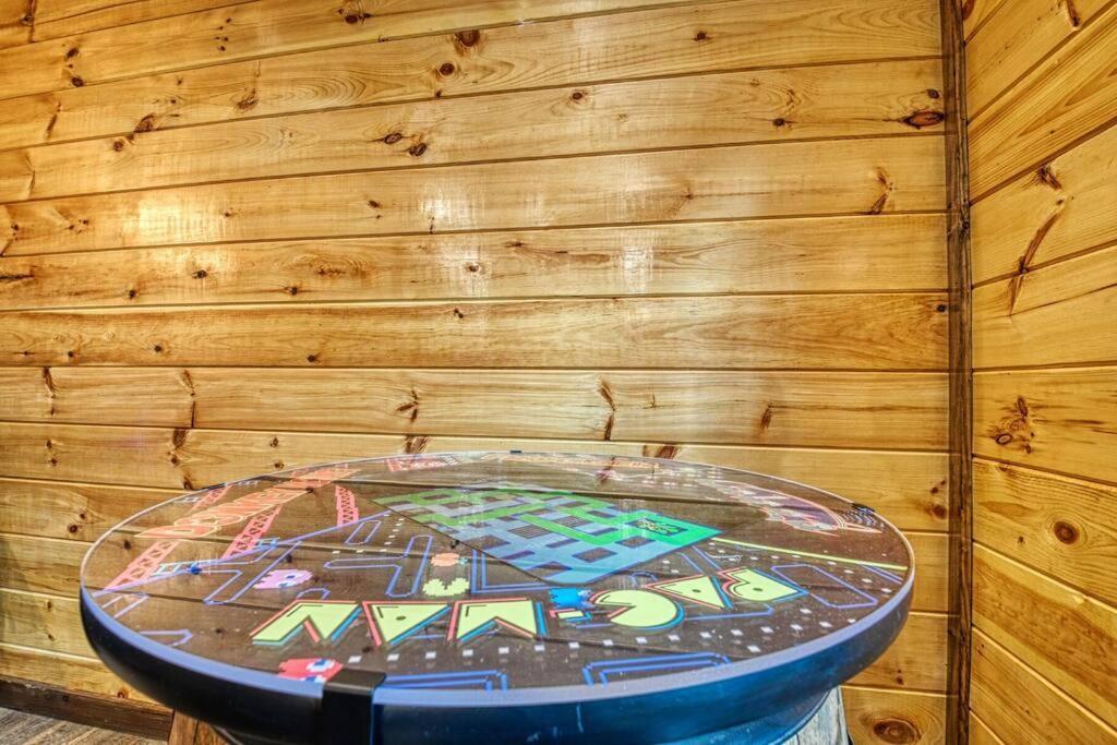 Adventure Retreat/Cabin/Pool+Hot Tub/Game Room+Theater Sevierville Exterior photo