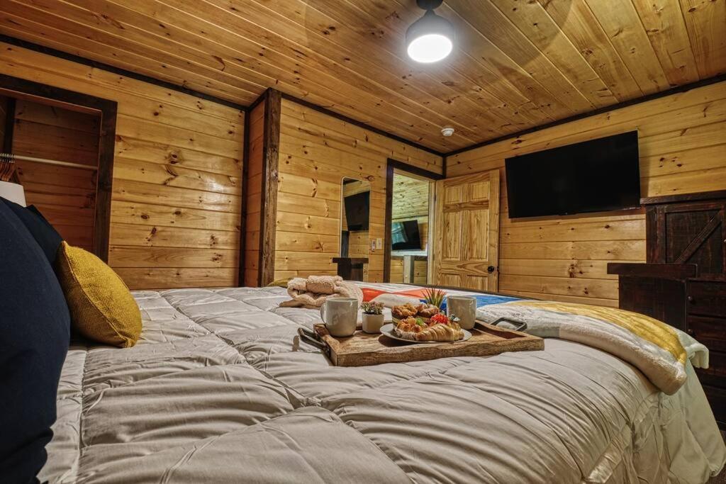 Adventure Retreat/Cabin/Pool+Hot Tub/Game Room+Theater Sevierville Exterior photo