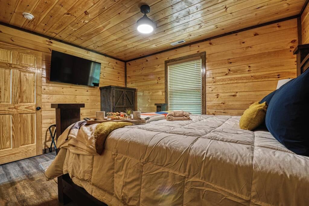Adventure Retreat/Cabin/Pool+Hot Tub/Game Room+Theater Sevierville Exterior photo