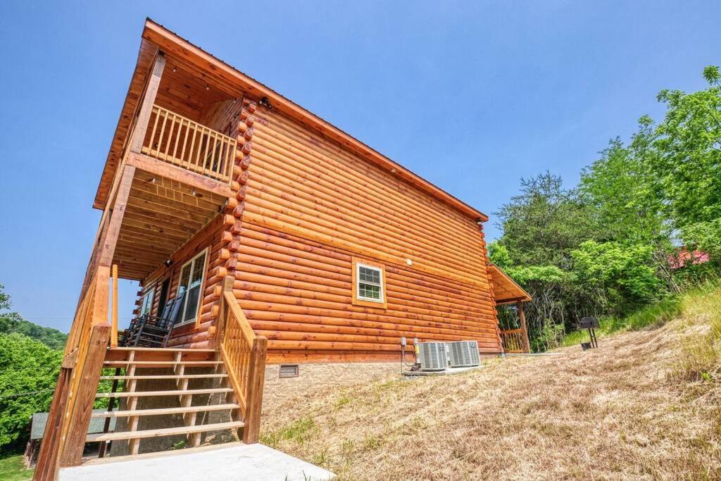 Adventure Retreat/Cabin/Pool+Hot Tub/Game Room+Theater Sevierville Exterior photo