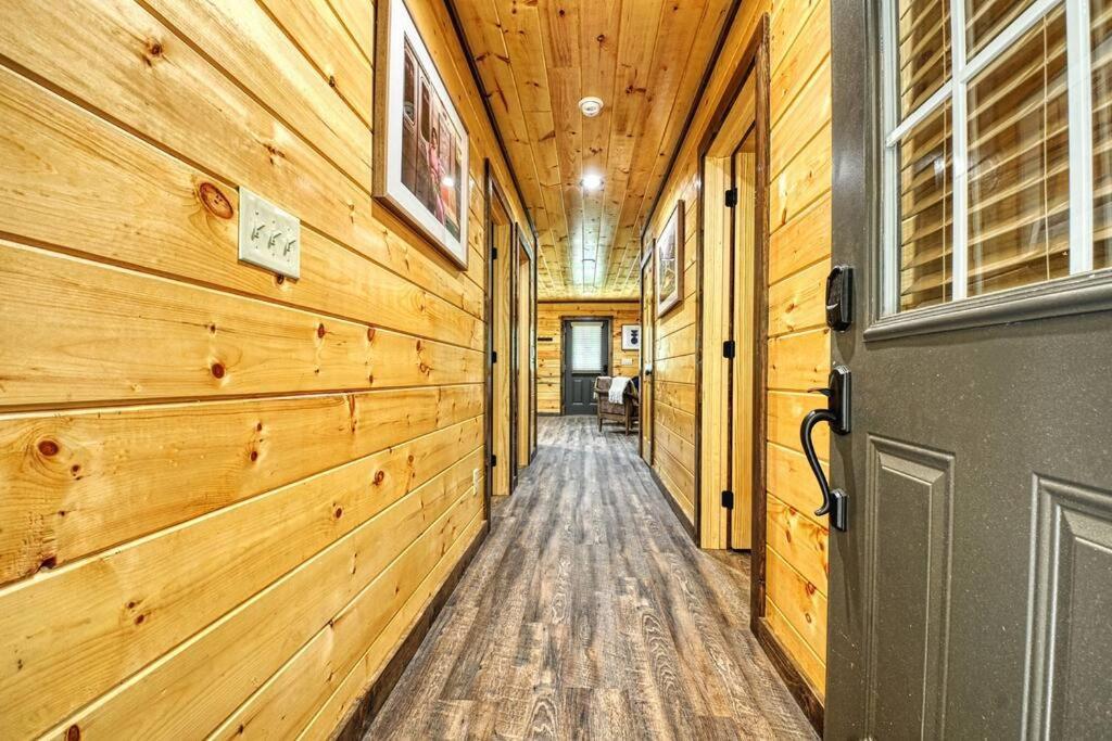 Adventure Retreat/Cabin/Pool+Hot Tub/Game Room+Theater Sevierville Exterior photo