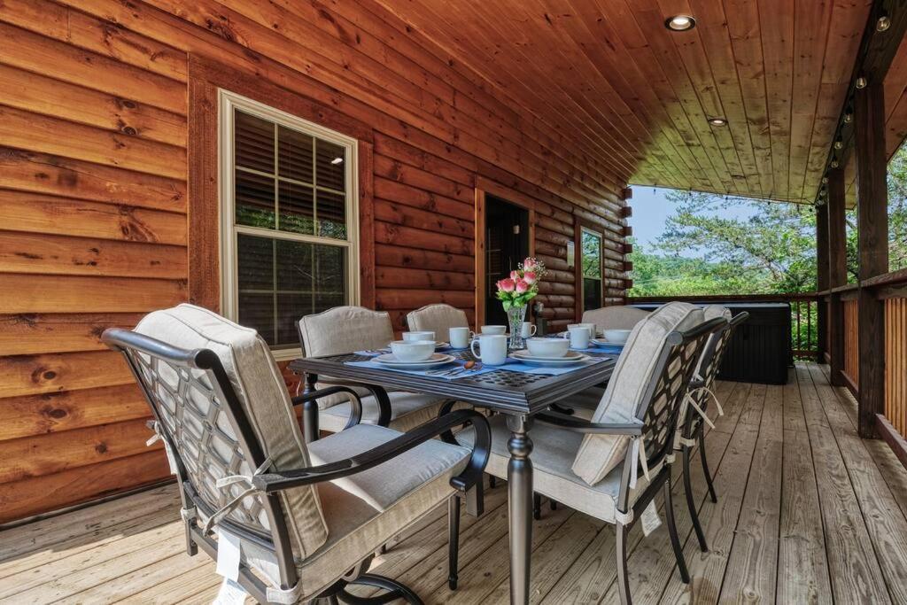 Adventure Retreat/Cabin/Pool+Hot Tub/Game Room+Theater Sevierville Exterior photo
